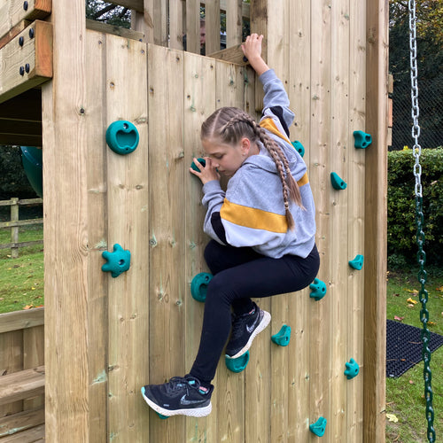 With a platform height of 2.1m - the Pioneer is our highest and most challenging climbing frame.