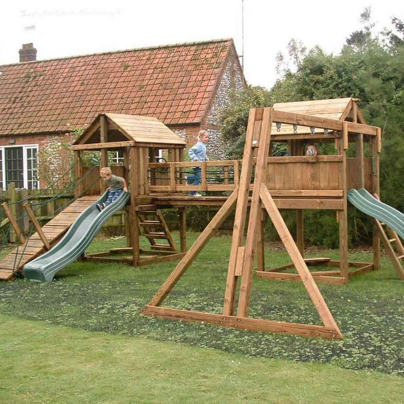 Start with the two Canyon Base Towers and a Bridge and build your perfect climbing frame